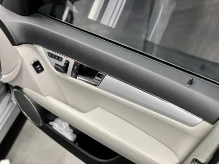 W204 C클래스 실내랩핑으로 올드한 우드는 안녕 / 인천 석남동