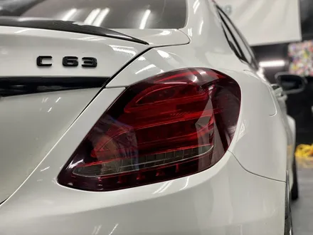 인천랩핑 C63 AMG 크롬딜리트(죽이기)와 라이트필름 시공 / 인천 석남동