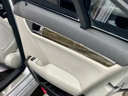 W204 C클래스 실내랩핑으로 올드한 우드는 안녕 / 인천 석남동