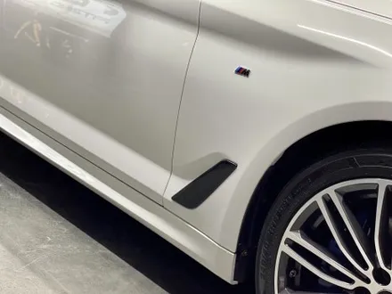 인천랩핑 BMW 520D(5시리즈) 크롬죽이기와 루프스킨 시공후기 / 인천 석남동