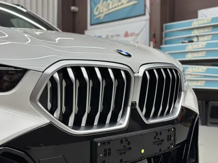 청라 크롬죽이기 고광택필름으로 BMW X6에 적용하다 / 인천 석남동