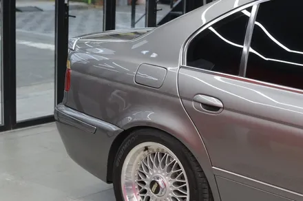 [02년식 BMW 썬팅 재시공] 아이나비 칼트윈 AX 필름으로 교체 후 더 새로워진 BMW 530i
