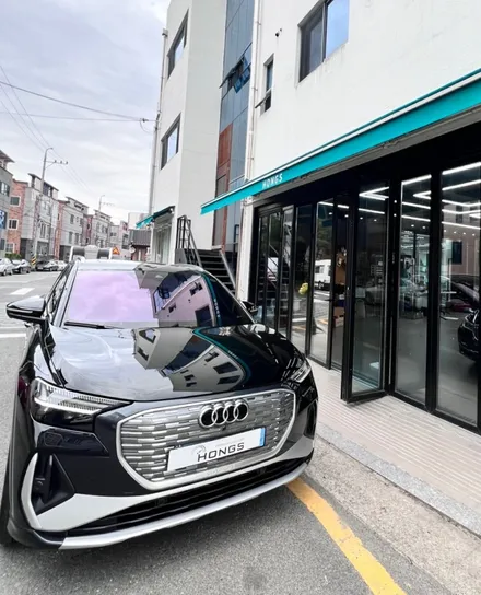 대구 이트론Q4 안전주행을 위한 순정형어라운드뷰 장착기