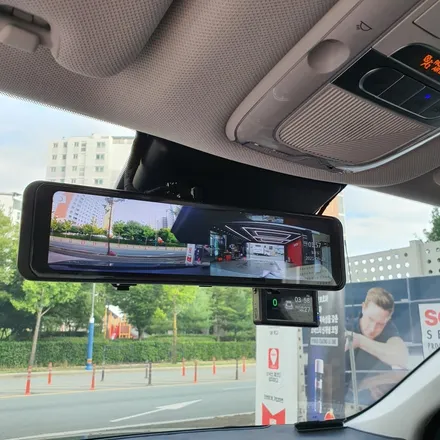 [현대 아이오닉5] 룸미러 후방카메라 블랙박스 : 비오는 날에도 안전 운전 가능!