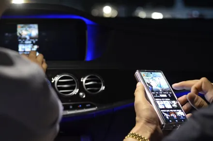 [벤츠 S500 차량용 태블릿 M2C] 고급차량을 최고급 차량으로 만들어주는 M2C 200A Plus