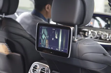 [벤츠 S500 차량용 태블릿 M2C] 고급차량을 최고급 차량으로 만들어주는 M2C 200A Plus