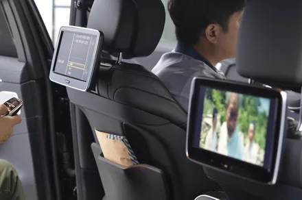 [벤츠 S500 차량용 태블릿 M2C] 고급차량을 최고급 차량으로 만들어주는 M2C 200A Plus
