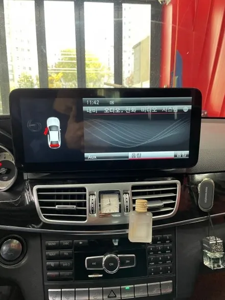 벤츠E300 W212 순정내비 사용 불편하다면 12.3인치 안드로이드올인원 어때?