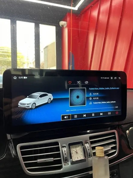 벤츠E300 W212 순정내비 사용 불편하다면 12.3인치 안드로이드올인원 어때?