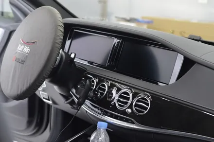 [벤츠 S500 차량용 태블릿 M2C] 고급차량을 최고급 차량으로 만들어주는 M2C 200A Plus