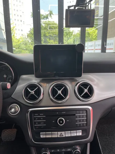 대구 벤츠 X156 GLA200 12.3인치 안드로이드올인원 장착