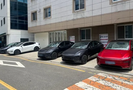 2025 테슬라 모델 Y 포토 감이안와 실제 대구 주니퍼 매장보다 많은 곳 방문