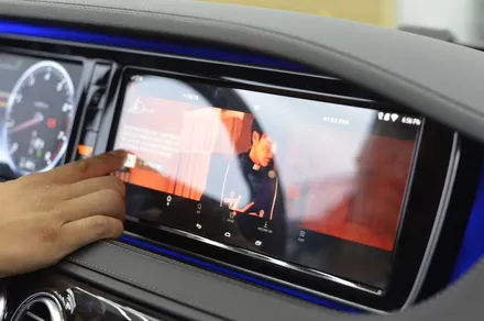 [벤츠 S500 차량용 태블릿 M2C] 고급차량을 최고급 차량으로 만들어주는 M2C 200A Plus