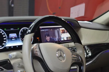 벤츠 마이바흐 W222 S500 M2C-200A 플러스, 리어모니터 연동 까지