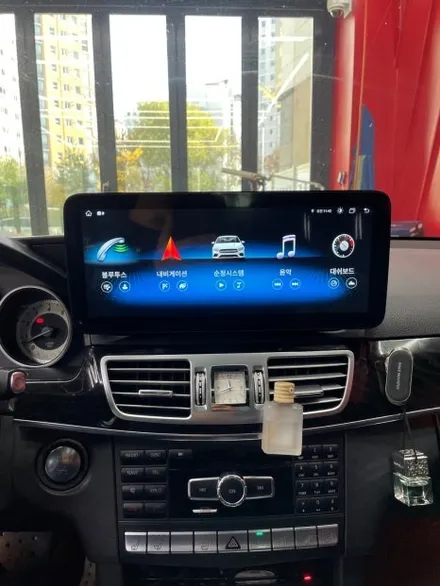 벤츠E300 W212 순정내비 사용 불편하다면 12.3인치 안드로이드올인원 어때?