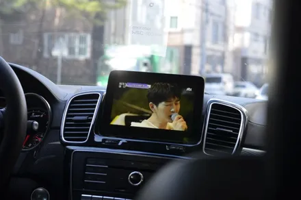 [벤츠 X166 GLS63 AMG] M2C-200A : 뒷좌석 리어모니터에서도 컨트롤 가능한 스마트 M2C