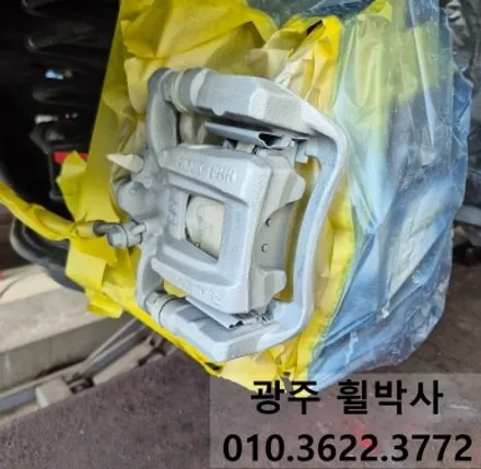 광주휠수리[광주전남 쏘나타 블랙휠과 빨강켈리퍼로 완성한 묵직하고 스포티한 쏘나타 되기 !]_쏘나타휠도색(검정반무광).쏘나타켈리퍼도색(빨강).광주휠복원.광주쏘나타휠도색.전남쏘나타 / 광주 북구 삼각동