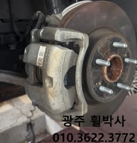 광주전남휠도색[제네시스g70휠도색&브레이크도색으로 새차되자!]광주제네시스휠복원.광주제네시스휠상.광주전남제네시스휠수리.광주제네시스휠도색.제네시스켈리퍼도색 / 광주 북구 삼각동