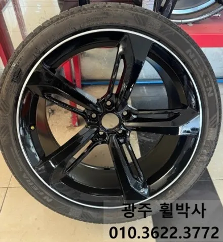 광주전남휠도색[광주아우디RS7 검정유광&실버엣지링 투톤휠도색으로 포인트넣기.작은 디테일로 전체 분위기바꾸는휠도색]광주아우디휠도색.전남아우디휠도색.아우디rs7.투톤휠도색.검정유광실버 / 광주 북구 삼각동