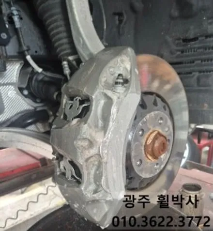 휠박사_<광주아우디Q8 켈리퍼도색(골드)+휠도색(검정반무광)>광주.전남아우디 / 광주 북구 삼각동