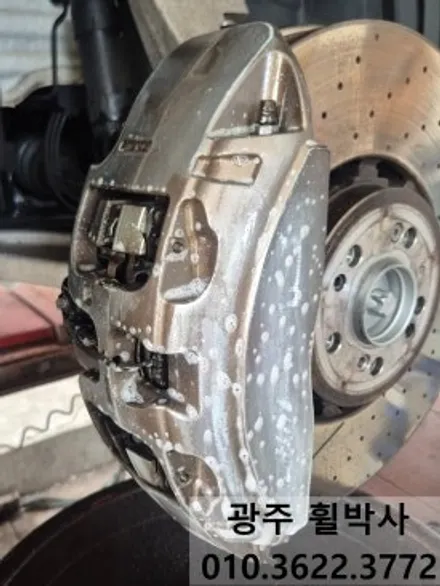 휠박사_<광주 벤츠GLE  AMG53 켈리퍼도색(골드)+검정반무광휠도색>_광주벤츠휠도색_광주벤츠켈리퍼도색_금색.골드.블랙.검정 / 광주 북구 삼각동