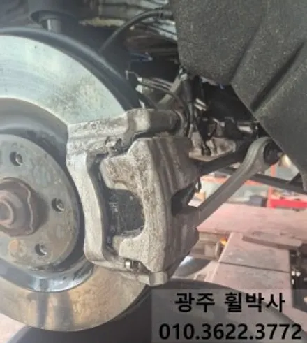 휠박사_<광주아우디Q8 켈리퍼도색(골드)+휠도색(검정반무광)>광주.전남아우디 / 광주 북구 삼각동
