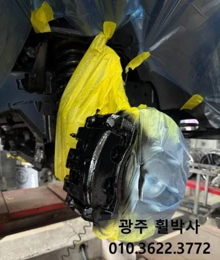 휠박사_광주휠도색.광주캘리퍼도색<광주타스만켈리퍼도색(검정)+휠도색>.광주켈리퍼도색.광주브레이크도색.광주검정유광휠도색.블랙유광휠도색.광주휠수리.광주휠복원.광주타스만캘리퍼도색 / 광주 북구 삼각동