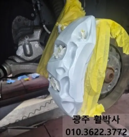 휠박사_<광주아우디Q8 켈리퍼도색(골드)+휠도색(검정반무광)>광주.전남아우디 / 광주 북구 삼각동