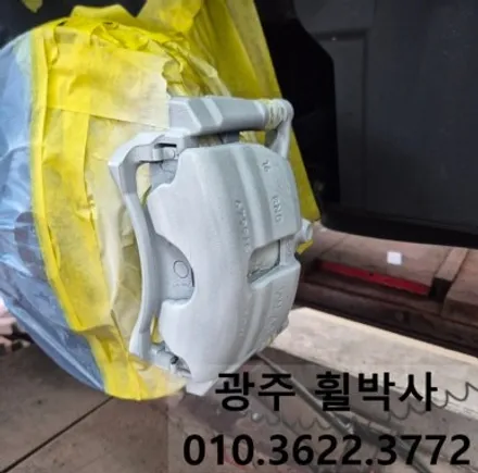 휠박사<광주아우디Q3켈리퍼도색(빨강),아우디휠도색(검정유광휠도색)>_광주켈리퍼도색.광주휠도색.전남휠도색.광주휠복원.광주브레이크도색.광주아우디Q3휠도색.광주아우디Q3켈리퍼도색.전남 / 광주 북구 삼각동