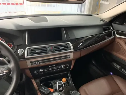 부산 BMW 5시리즈 F10 실내랩핑 앰비언트 실내등LED M페달 요추지지대 CODING 튜닝하기! / 부산 수영구 광안동