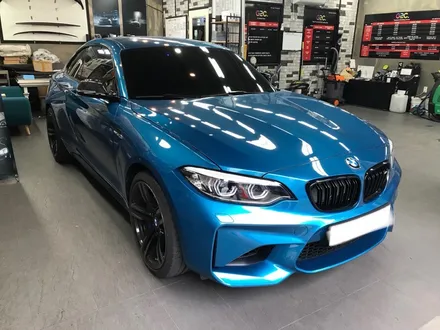 부산BMW의M2사이드미러를리얼카본으로! 풋등엠비언트로무드있게 / 부산 수영구 광안동