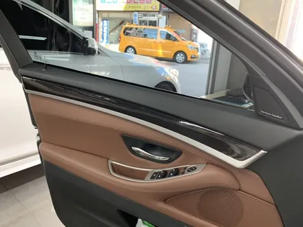 부산 BMW 5시리즈 F10 실내랩핑 앰비언트 실내등LED M페달 요추지지대 CODING 튜닝하기! / 부산 수영구 광안동