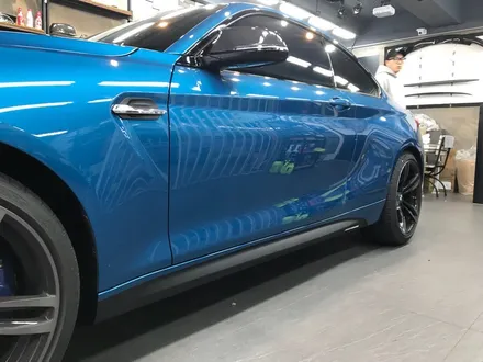 부산BMW의M2사이드미러를리얼카본으로! 풋등엠비언트로무드있게 / 부산 수영구 광안동