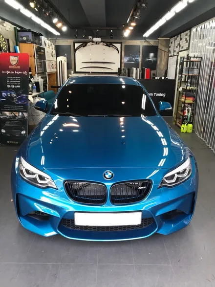 부산BMW의M2사이드미러를리얼카본으로! 풋등엠비언트로무드있게 / 부산 수영구 광안동