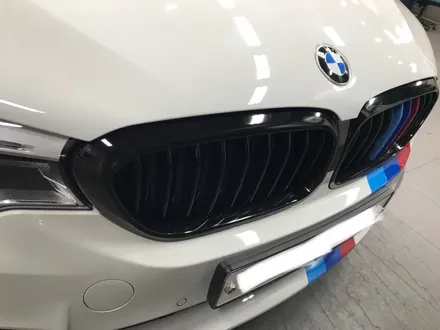 부산G30신형5시리즈BMW 그릴과립과사이드미러랩핑그리고M삼색과사이드데칼 / 부산 수영구 광안동