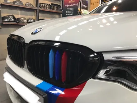 부산G30신형5시리즈BMW 그릴과립과사이드미러랩핑그리고M삼색과사이드데칼 / 부산 수영구 광안동