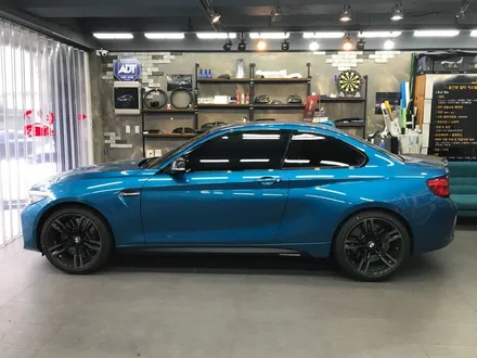부산BMW의M2사이드미러를리얼카본으로! 풋등엠비언트로무드있게 / 부산 수영구 광안동