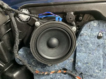 부산BMW회오리엠비언트와스피커교체 X4바우어앤윌킨스끝내주는화려함 / 부산 수영구 광안동