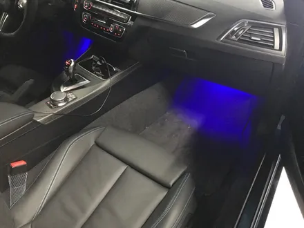부산BMW의M2사이드미러를리얼카본으로! 풋등엠비언트로무드있게 / 부산 수영구 광안동