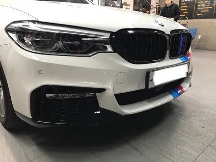 부산G30신형5시리즈BMW 그릴과립과사이드미러랩핑그리고M삼색과사이드데칼 / 부산 수영구 광안동