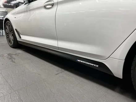 부산5시리즈루프스킨 크롬죽이기와사이드데칼대변신 / 부산 수영구 광안동