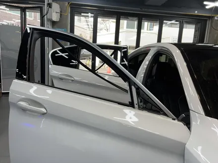 부산5시리즈루프스킨 크롬죽이기와사이드데칼대변신 / 부산 수영구 광안동