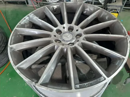 대구경산하양휠도색휠수리휠복원잘하는곳 벤츠 E클래스 W213 AMG 20인치 정품휠 다이나컷팅