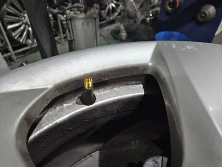 대구/경산/휠도색/휠수리/휠복원/잘하는곳/BMW/E82/120D/17인치/순정휠/실버/분체휠도색