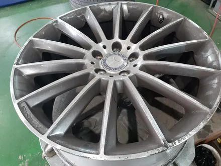 대구경산하양휠도색휠수리휠복원잘하는곳 벤츠 E클래스 W213 AMG 20인치 정품휠 다이나컷팅