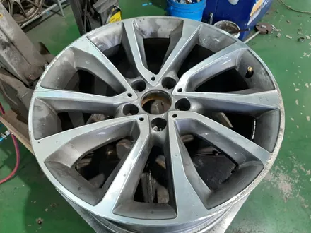 대구경산하양휠도색휠수리휠복원잘하는곳 BMW X6 19인치 순정휠 다이나컷팅