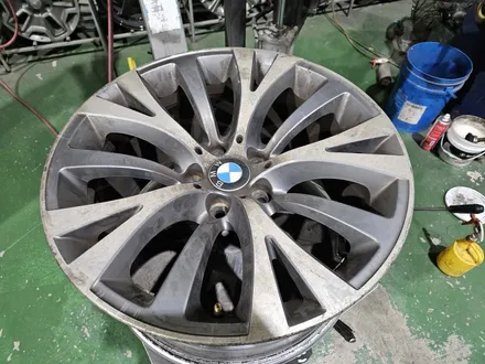 대구/경산/휠도색/휠수리/휠복원/잘하는곳/BMW/5GT/19인치/순정휠/블랙유광/분체도색