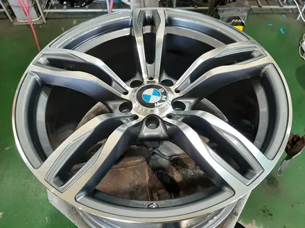 대구경산하양휠복원휠수리휠도색잘하는곳 BMW 5GT 19인치 M5스타일 휠교체 및 켈리퍼도색