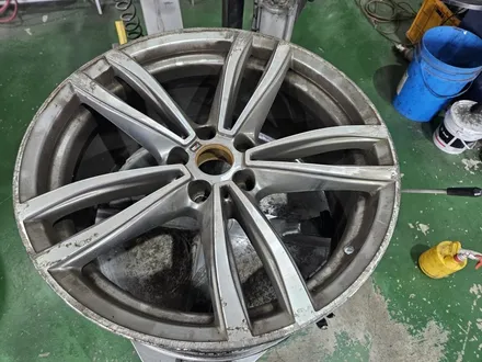대구/경산/휠도색/휠수리/휠복원/잘하는곳/BMW/530I/19인치/순정휠/블랙유광/분체휠도색