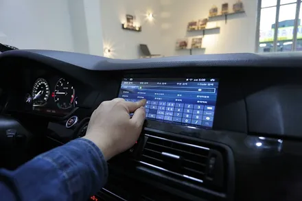 bmw520d 중고가격 좋은데 네비는 시원치 않죠?!